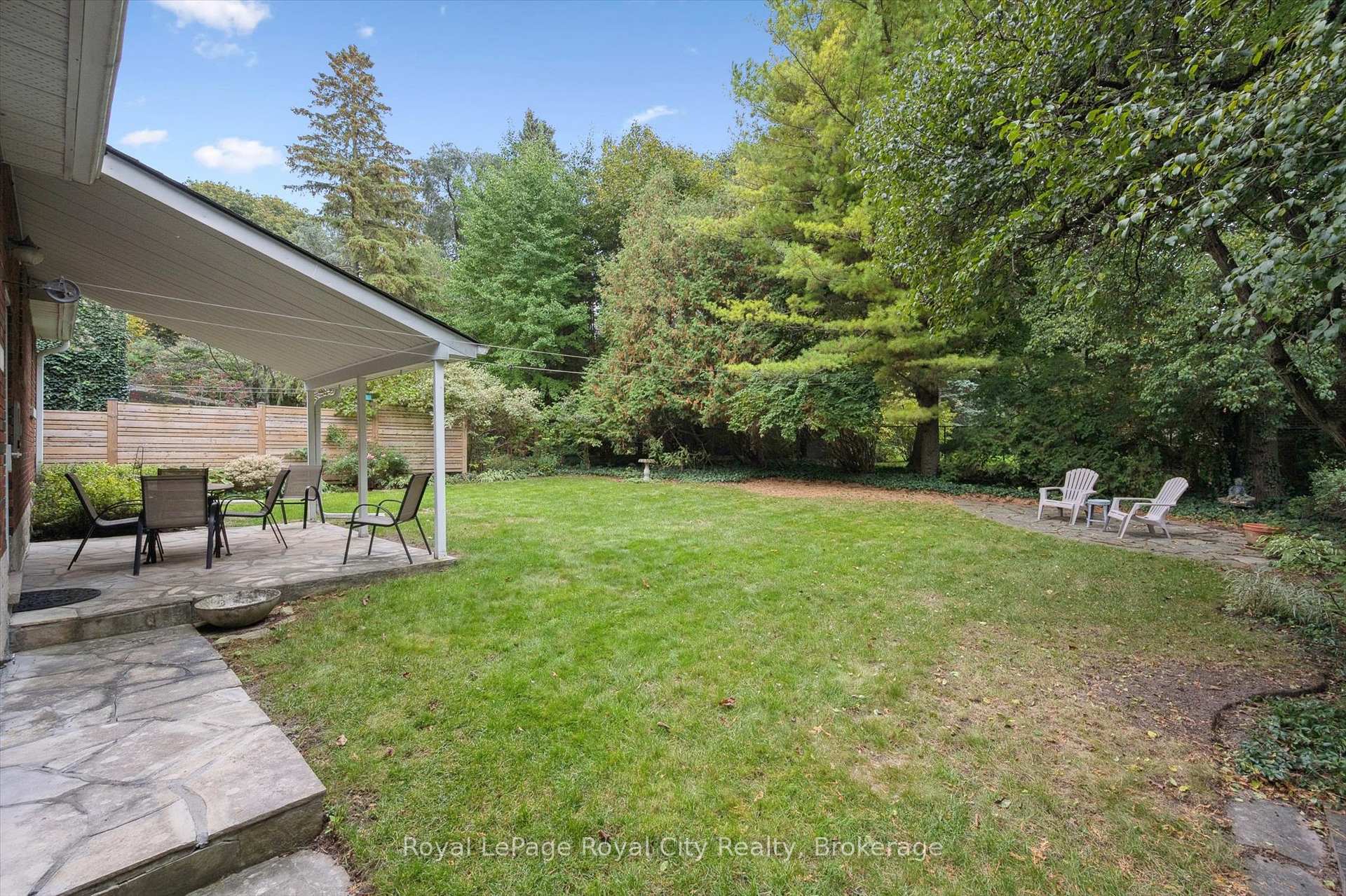 Photo 40 of 82 Metcalfe Street, Guelph, St. George's — HOMEH