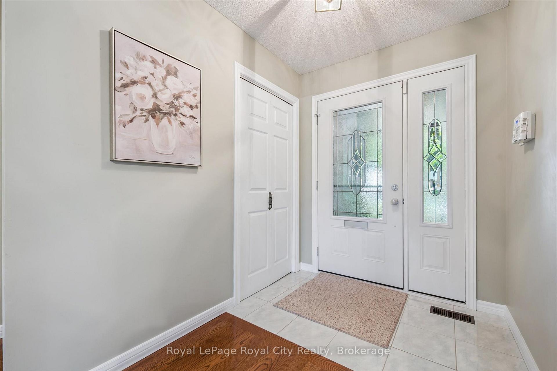 Photo 8 of 75 Shadybrook Crescent, Guelph, Kortright West — HOMEH