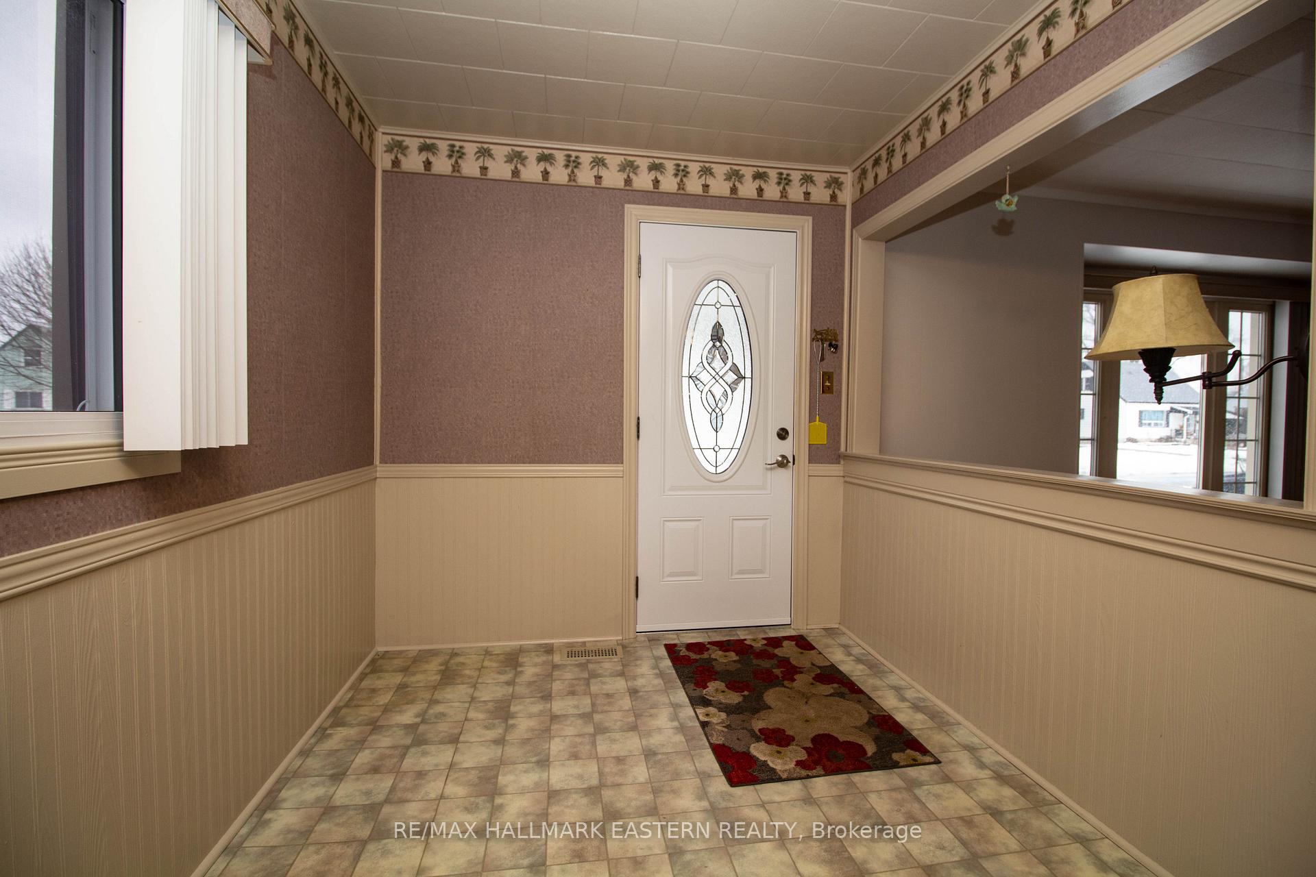 Photo 2 of 683 Little Street, Peterborough, Otonabee Ward 1 — HOMEH