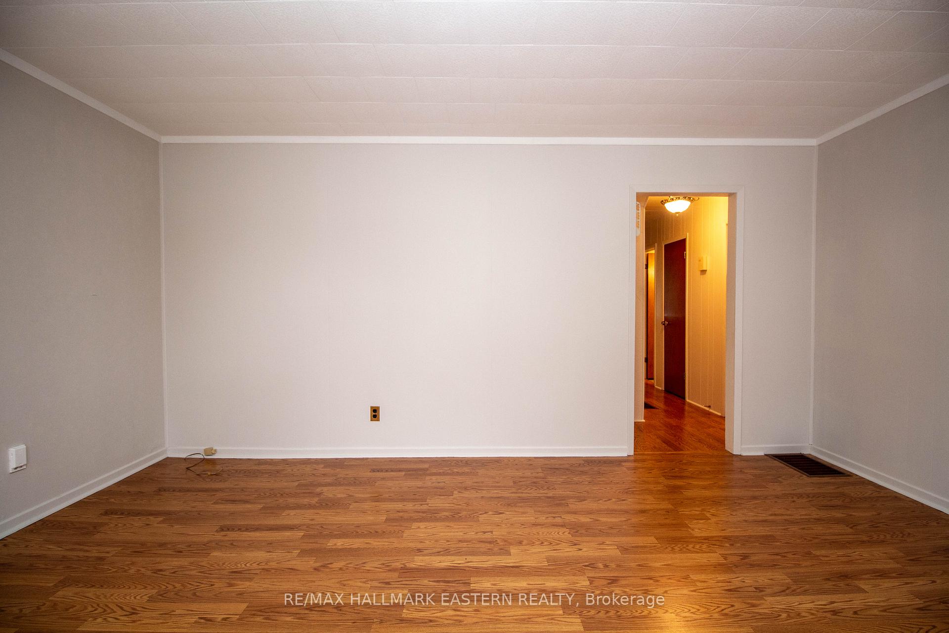 Photo 5 of 683 Little Street, Peterborough, Otonabee Ward 1 — HOMEH