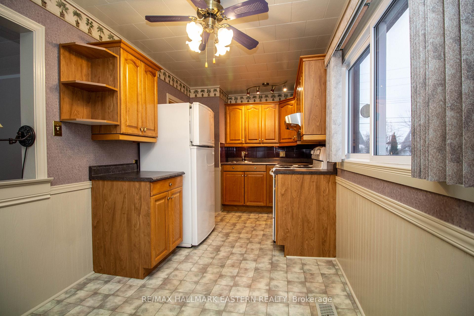 Photo 6 of 683 Little Street, Peterborough, Otonabee Ward 1 — HOMEH