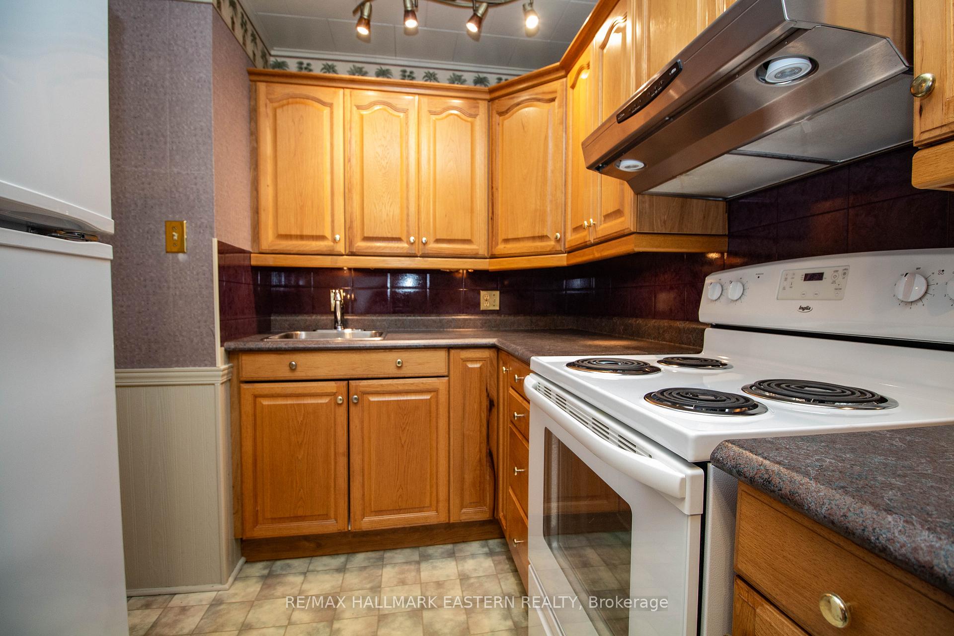 Photo 7 of 683 Little Street, Peterborough, Otonabee Ward 1 — HOMEH