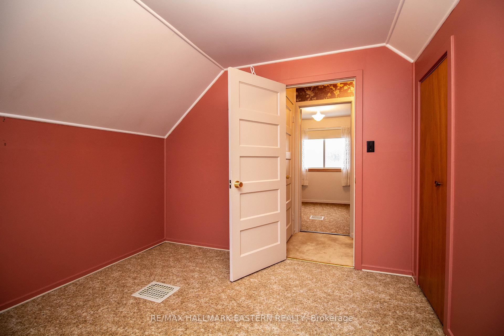 Photo 13 of 683 Little Street, Peterborough, Otonabee Ward 1 — HOMEH