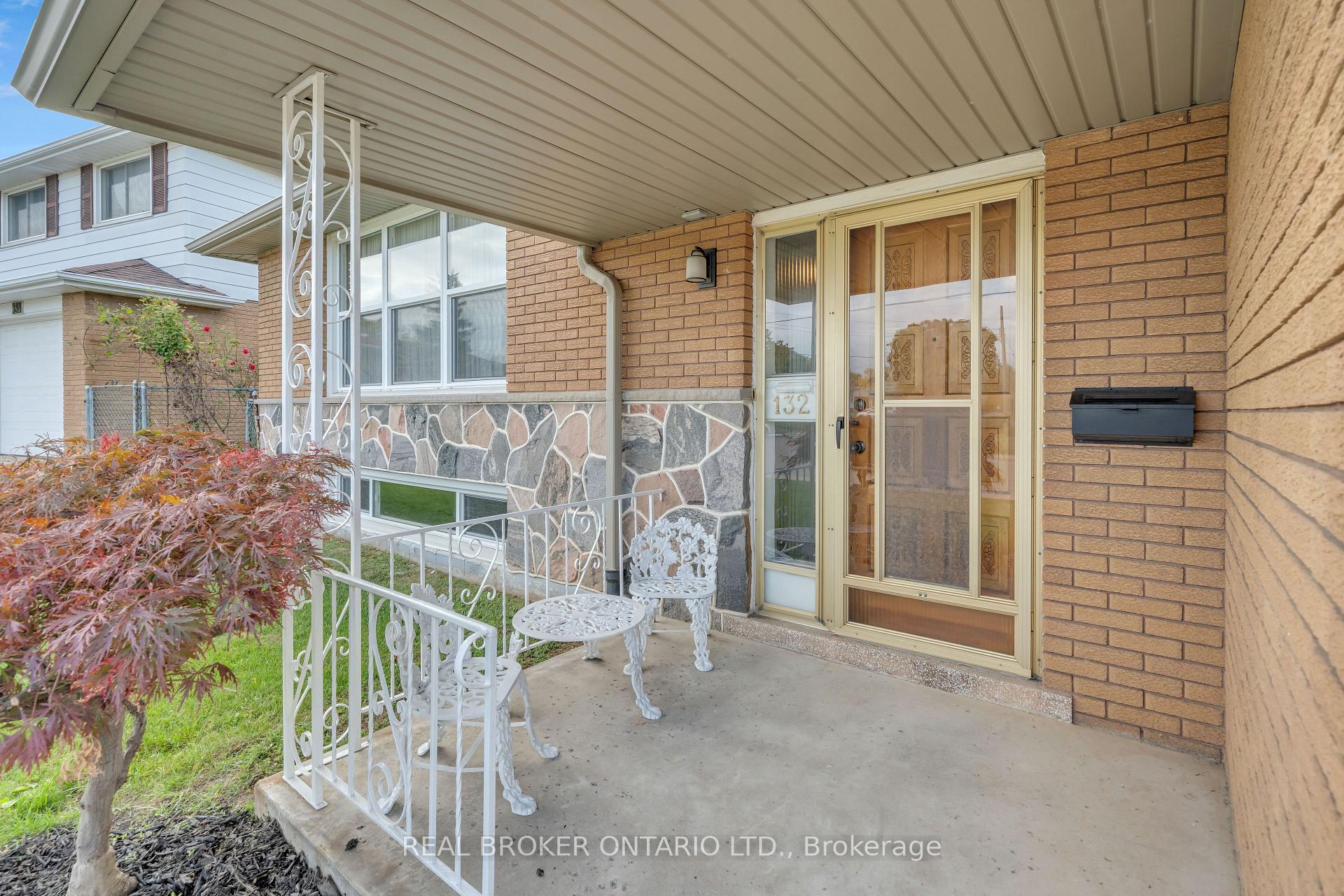 Photo 3 of 132 Greeningdon Drive, Hamilton, Greeningdon — HOMEH