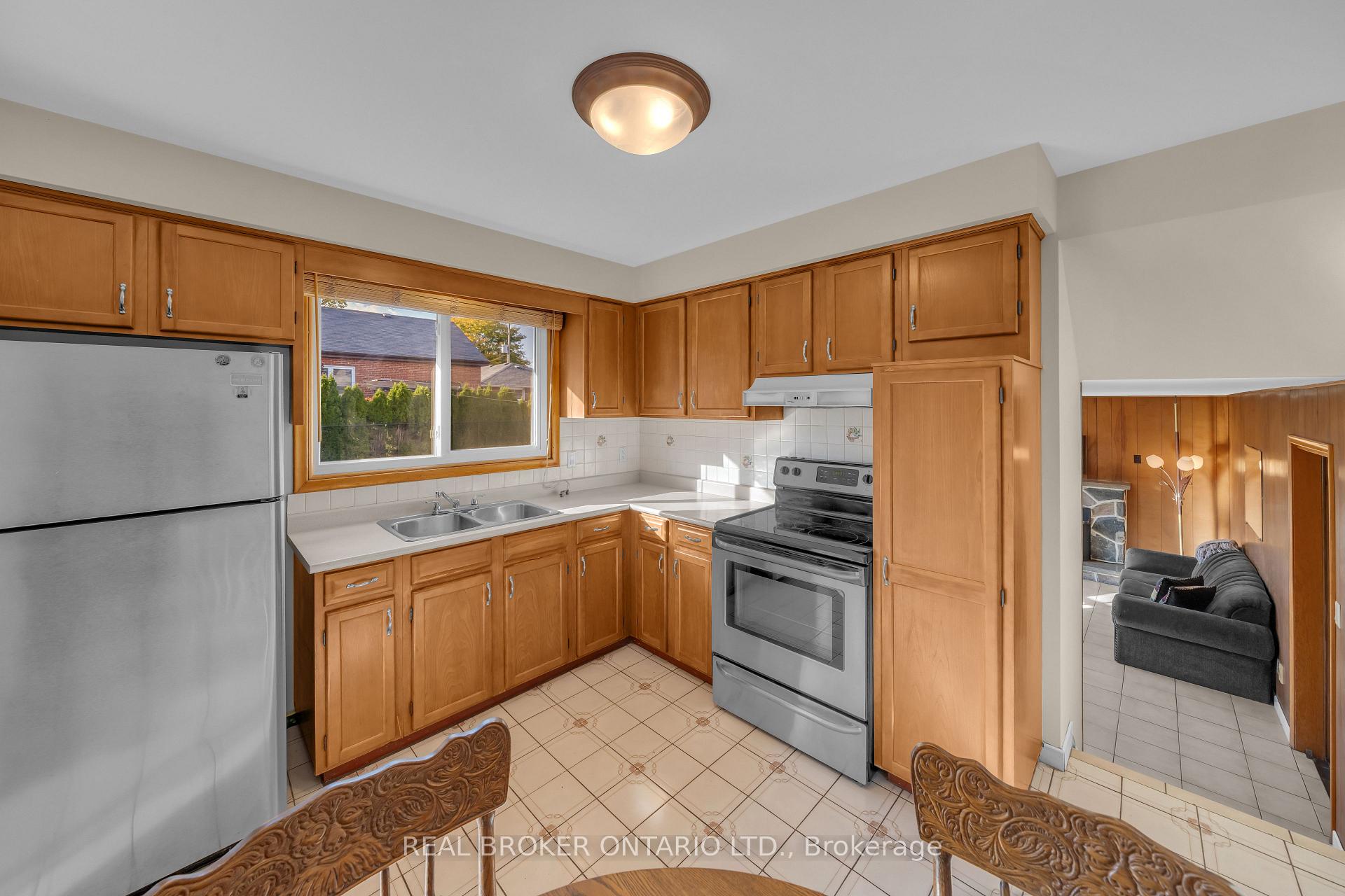 Photo 12 of 132 Greeningdon Drive, Hamilton, Greeningdon — HOMEH