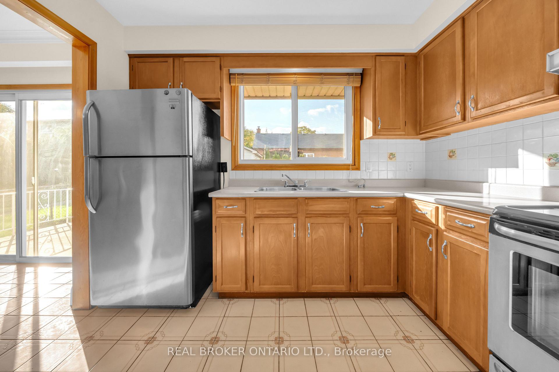 Photo 14 of 132 Greeningdon Drive, Hamilton, Greeningdon — HOMEH