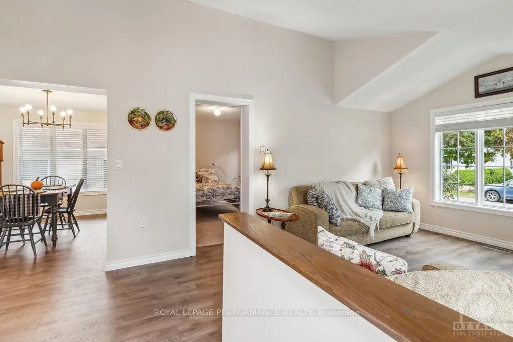 Photo 2 of 1012 Teena Colleen, Ottawa, Greely — HOMEH