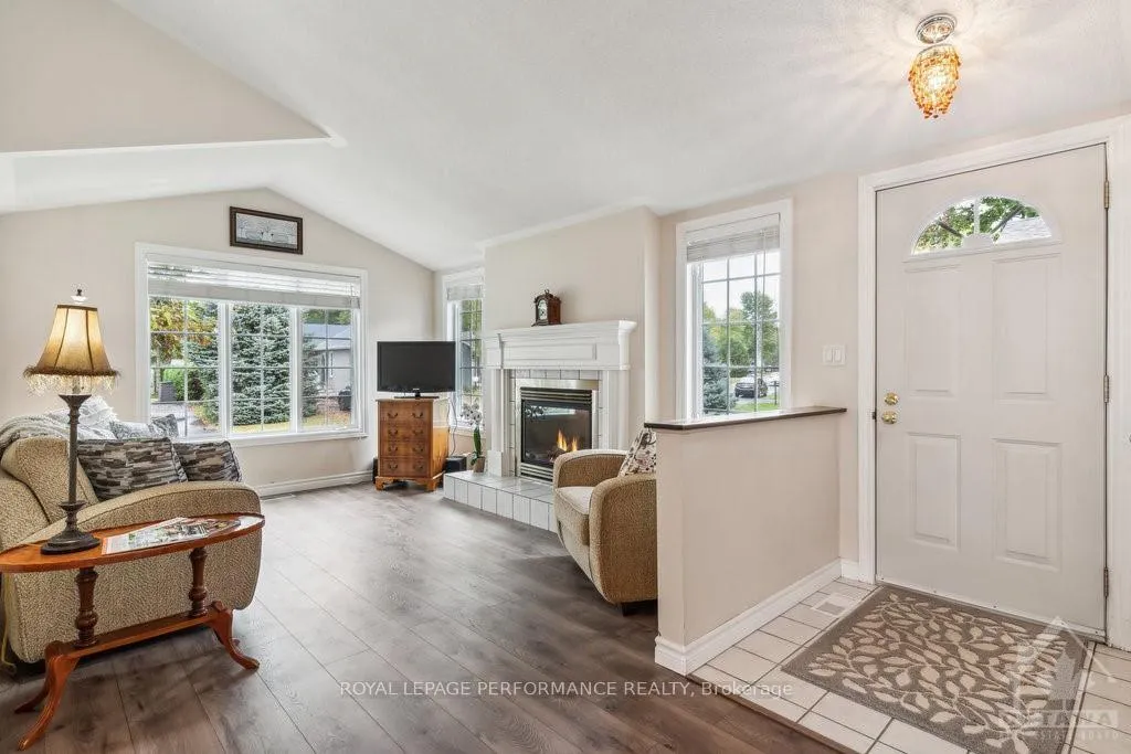 Photo 4 of 1012 Teena Colleen, Ottawa, Greely — HOMEH