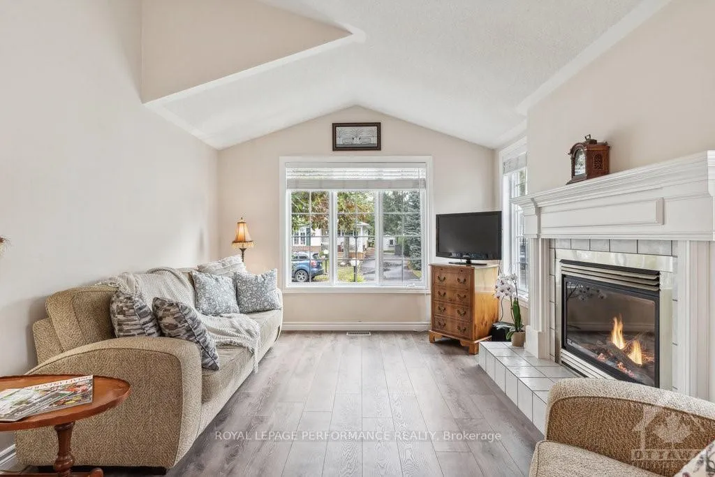 Photo 5 of 1012 Teena Colleen, Ottawa, Greely — HOMEH