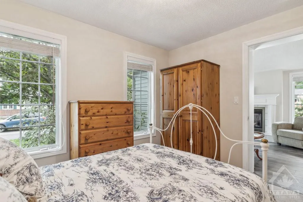 Photo 10 of 1012 Teena Colleen, Ottawa, Greely — HOMEH