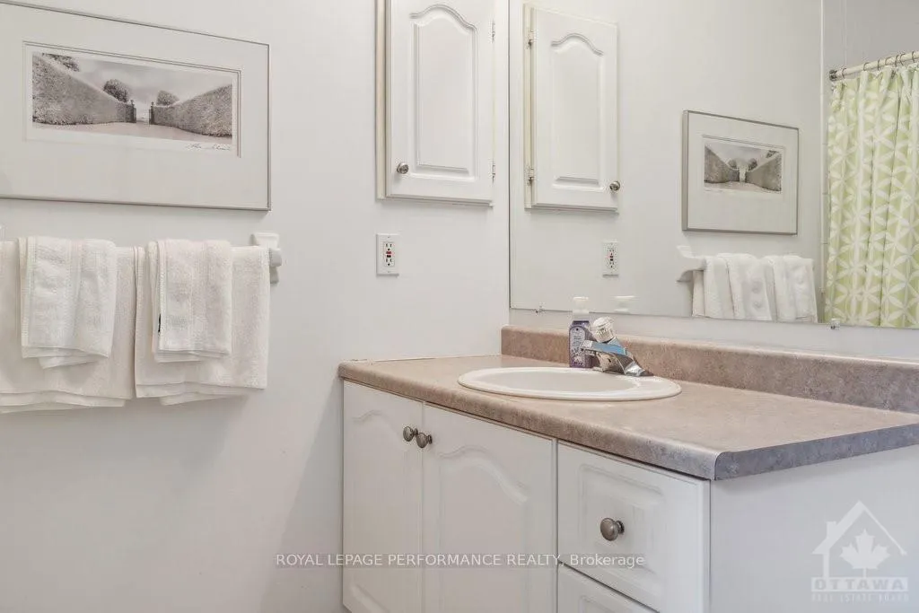 Photo 14 of 1012 Teena Colleen, Ottawa, Greely — HOMEH