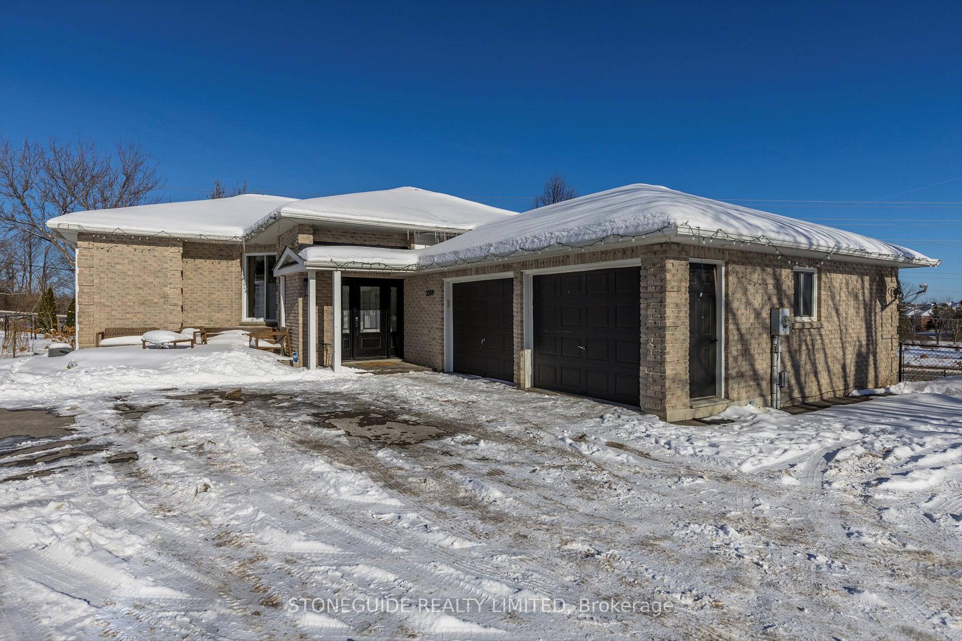 Photo 3 of 2559 Thornbury Drive, Peterborough, Ashburnham Ward 4 — HOMEH