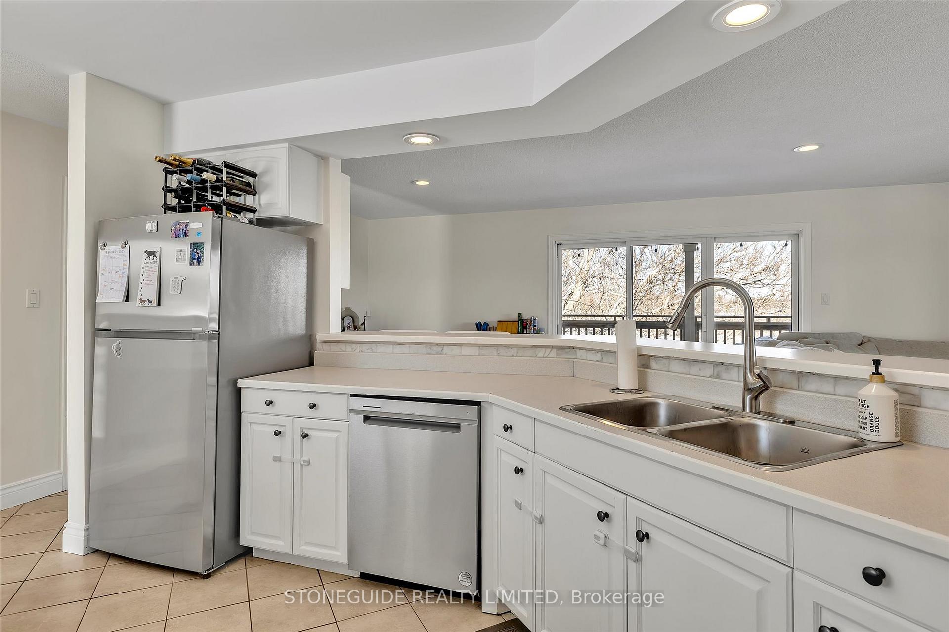 Photo 9 of 2559 Thornbury Drive, Peterborough, Ashburnham Ward 4 — HOMEH