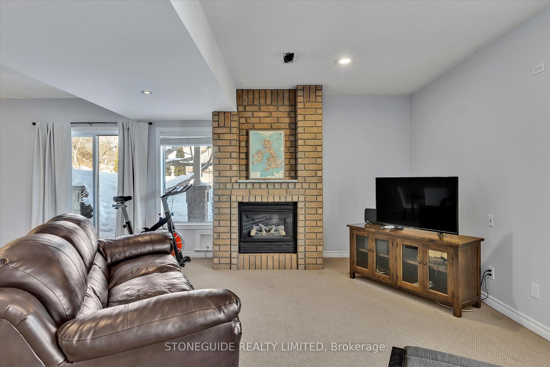Photo 21 of 2559 Thornbury Drive, Peterborough, Ashburnham Ward 4 — HOMEH
