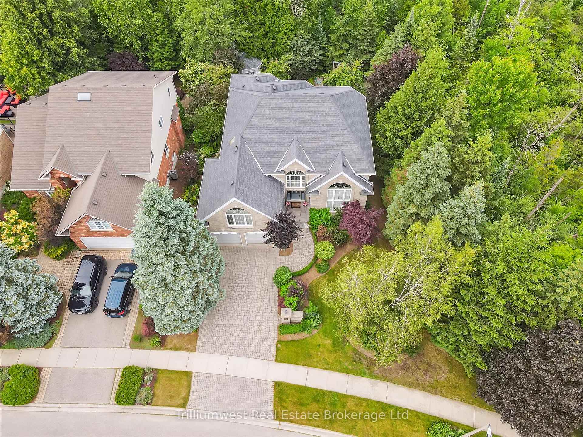 Photo 2 of 46 Robin Road, Guelph, Kortright East — HOMEH