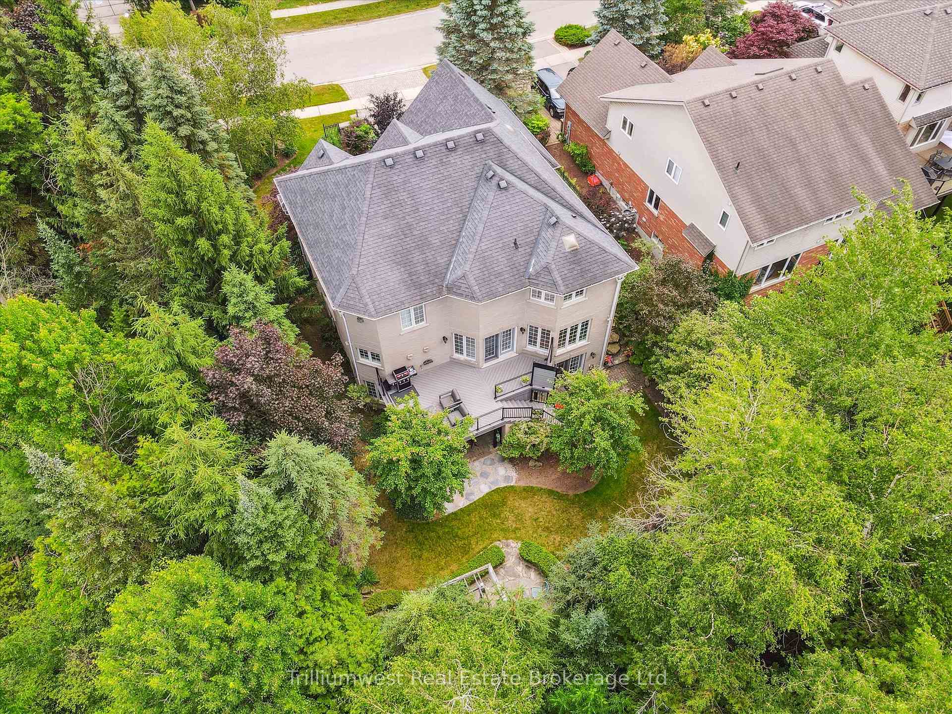 Photo 3 of 46 Robin Road, Guelph, Kortright East — HOMEH