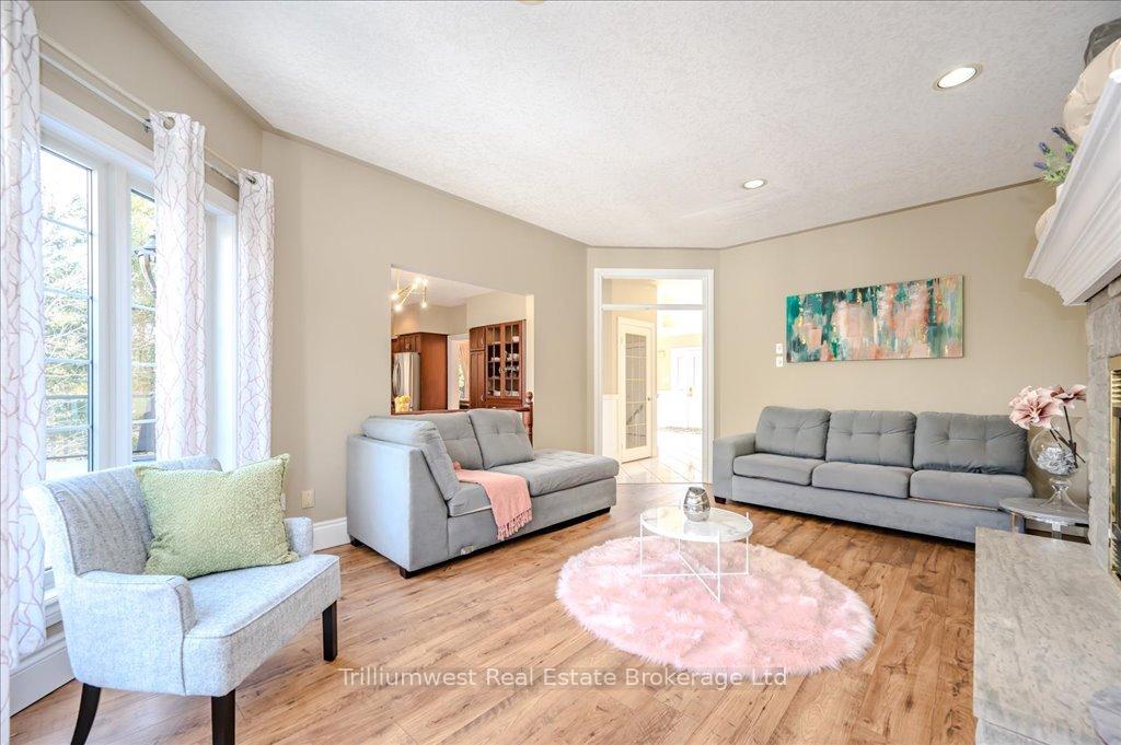 Photo 12 of 46 Robin Road, Guelph, Kortright East — HOMEH