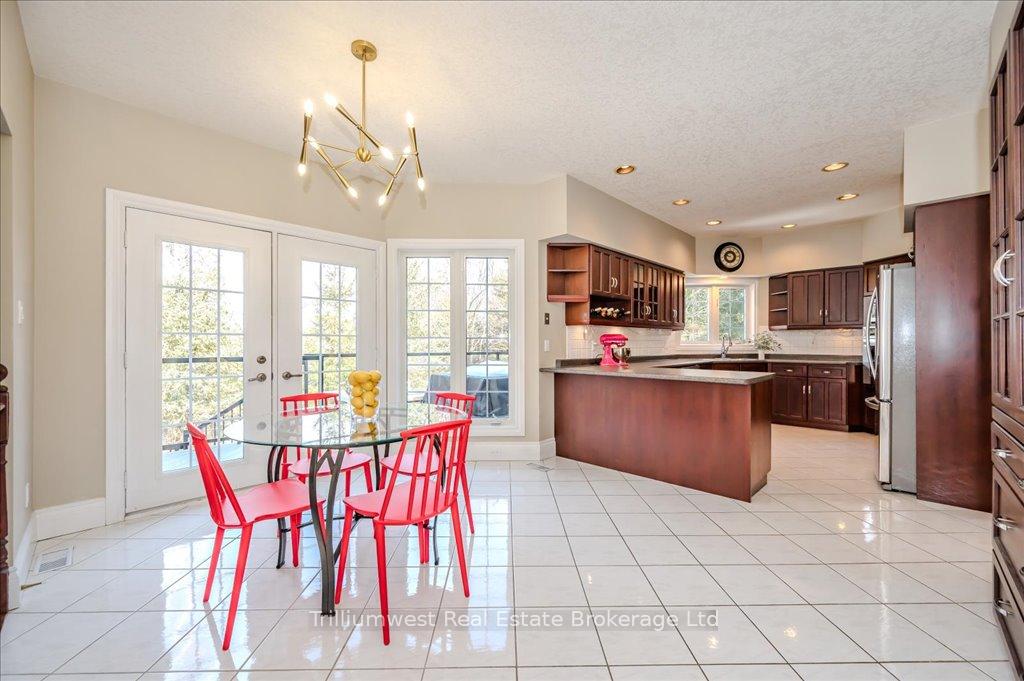 Photo 13 of 46 Robin Road, Guelph, Kortright East — HOMEH