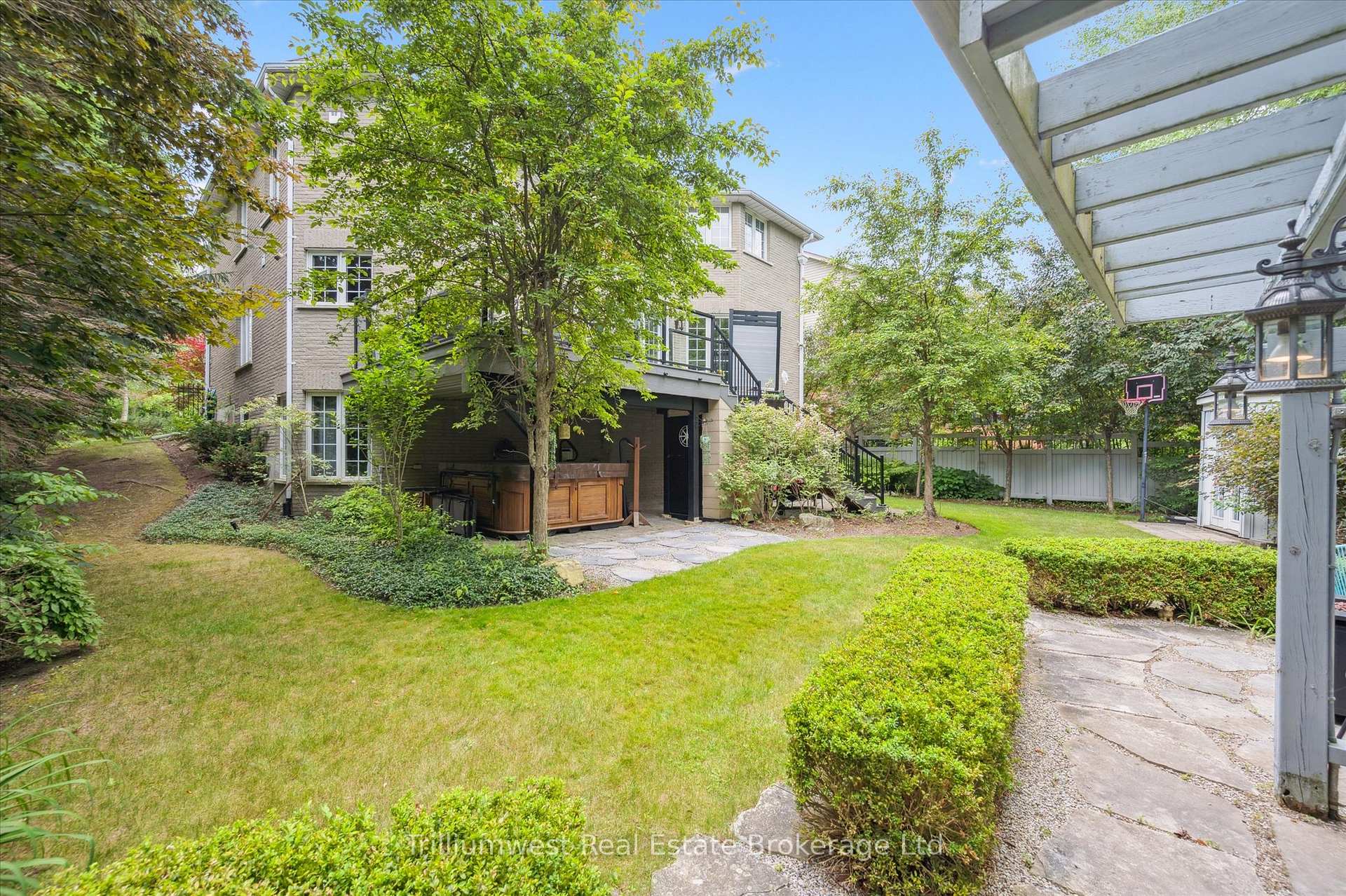 Photo 45 of 46 Robin Road, Guelph, Kortright East — HOMEH