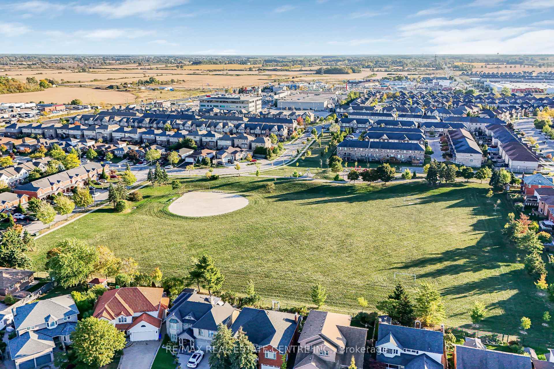 Photo 12 of 18 Talence Drive, Hamilton, Stoney Creek Mountain — HOMEH