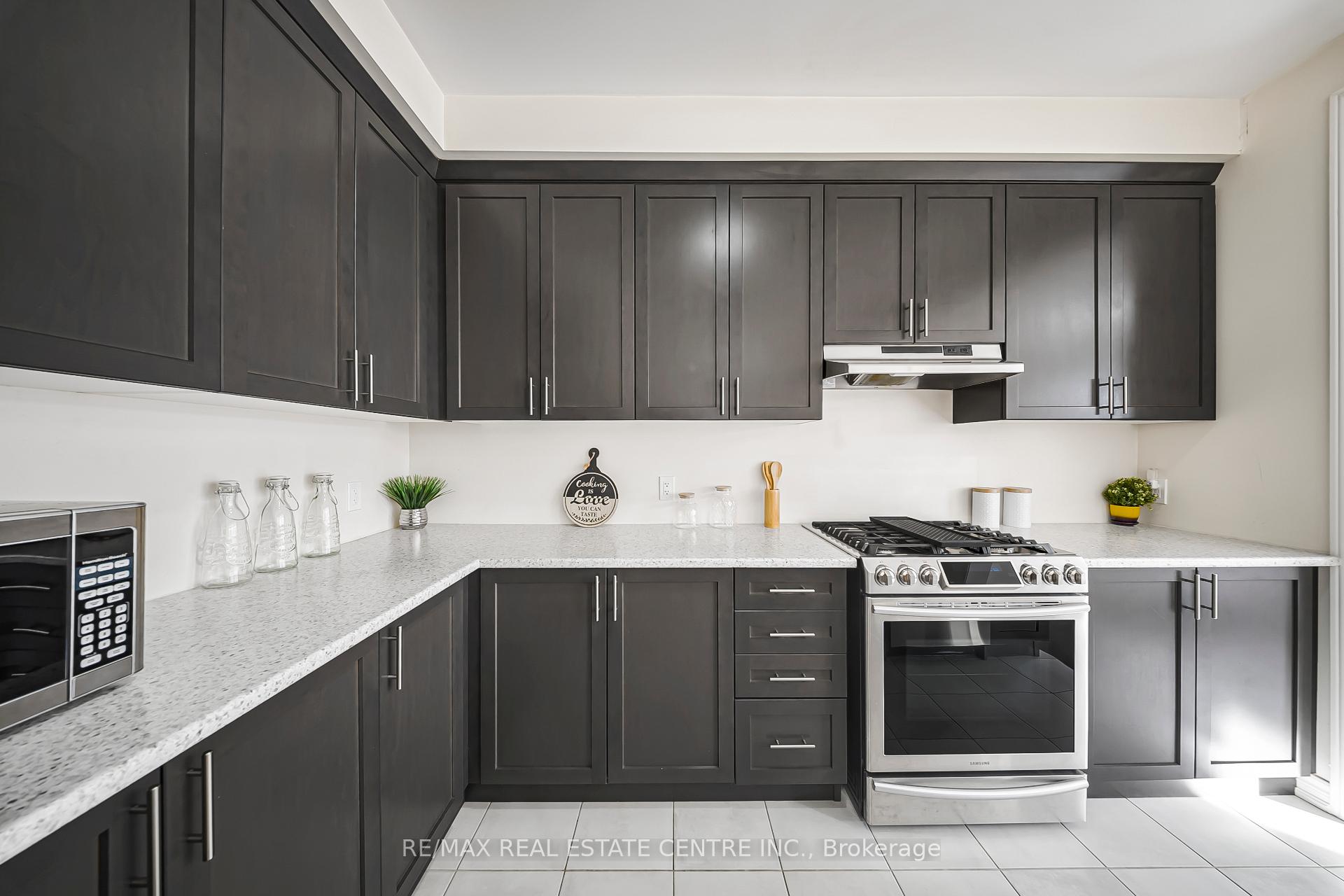 Photo 22 of 18 Talence Drive, Hamilton, Stoney Creek Mountain — HOMEH