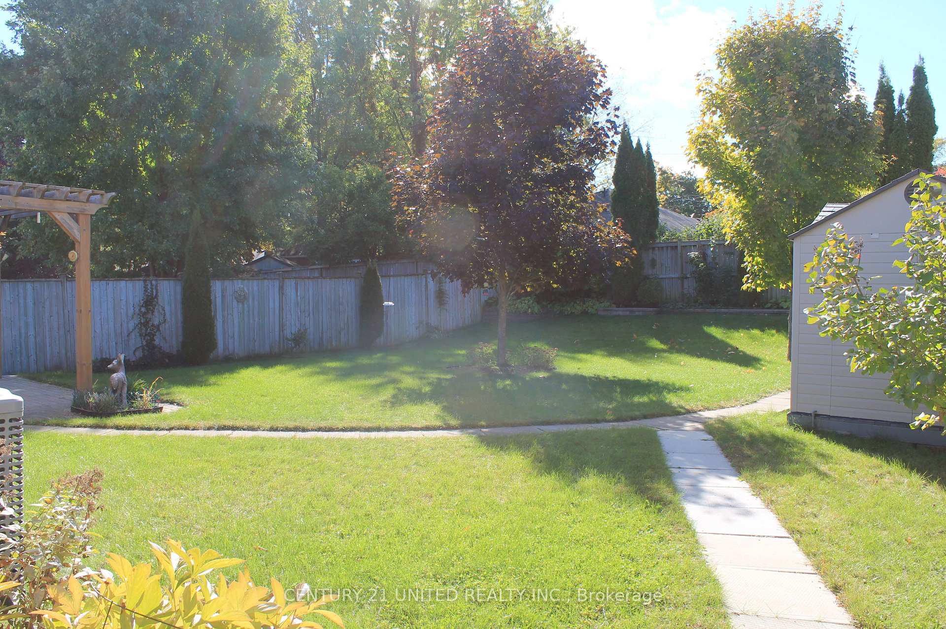 Photo 2 of 1657 Cahill Drive, Peterborough, Otonabee Ward 1 — HOMEH
