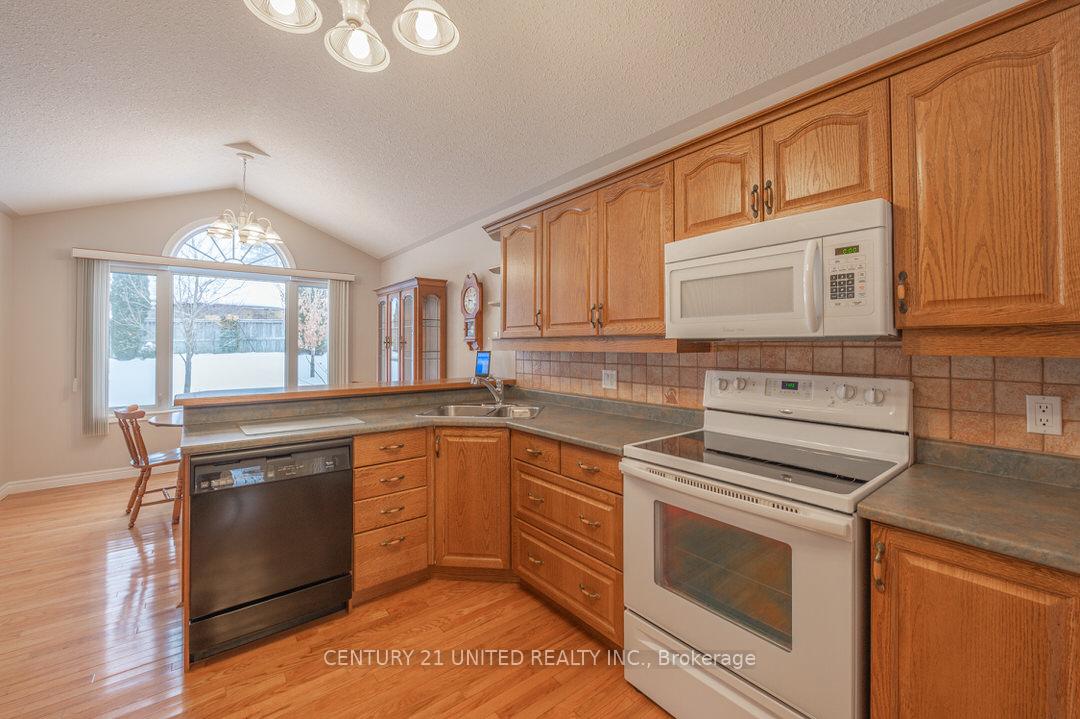 Photo 14 of 1657 Cahill Drive, Peterborough, Otonabee Ward 1 — HOMEH