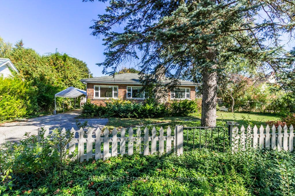 Photo 2 of 11 Riverview Drive, Guelph, Riverside Park — HOMEH