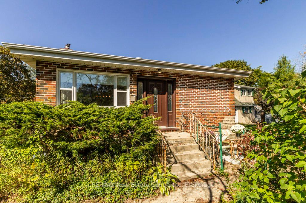 Photo 3 of 11 Riverview Drive, Guelph, Riverside Park — HOMEH
