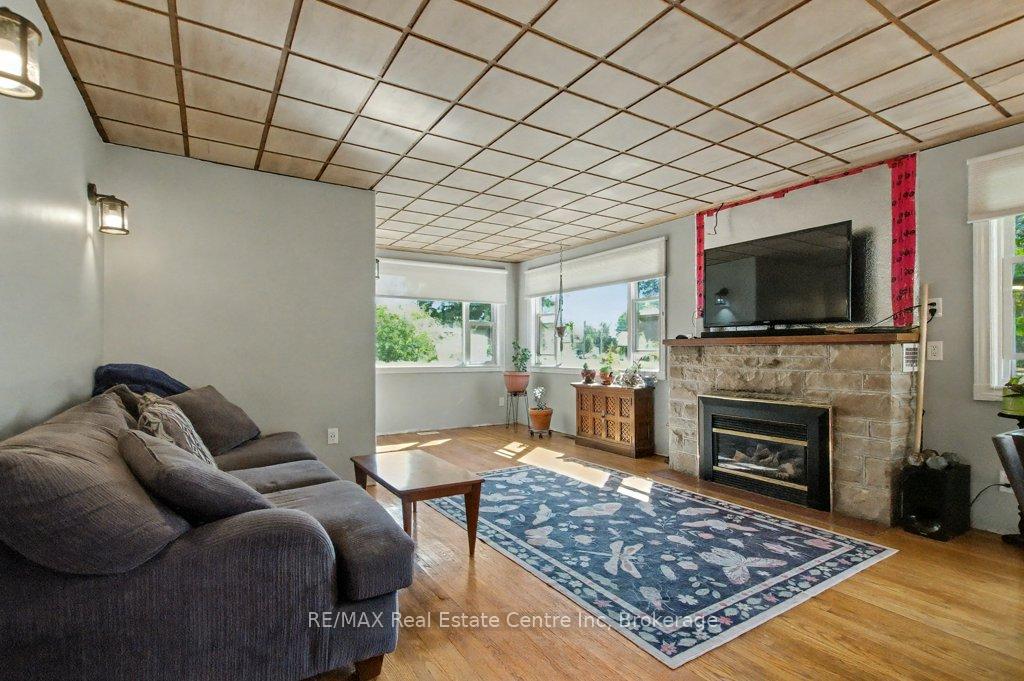 Photo 10 of 11 Riverview Drive, Guelph, Riverside Park — HOMEH