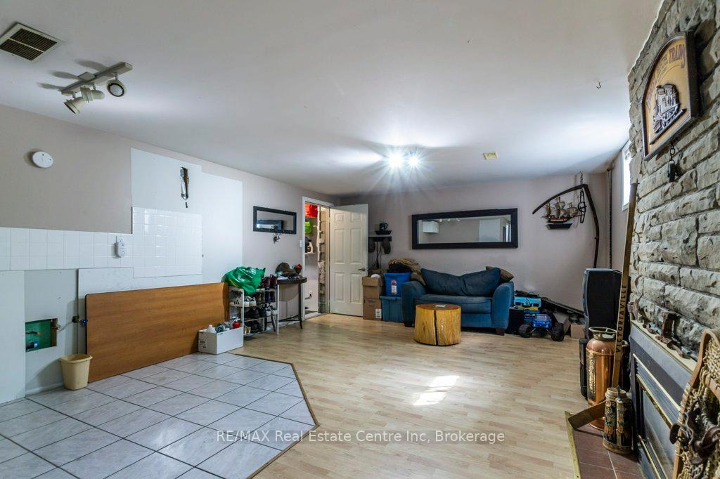 Photo 16 of 11 Riverview Drive, Guelph, Riverside Park — HOMEH