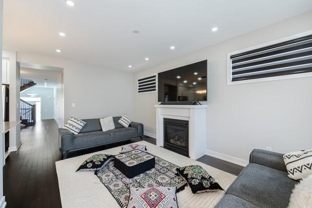 Photo 9 of 612 Leatherleaf Landing, Milton, Cobban — HOMEH