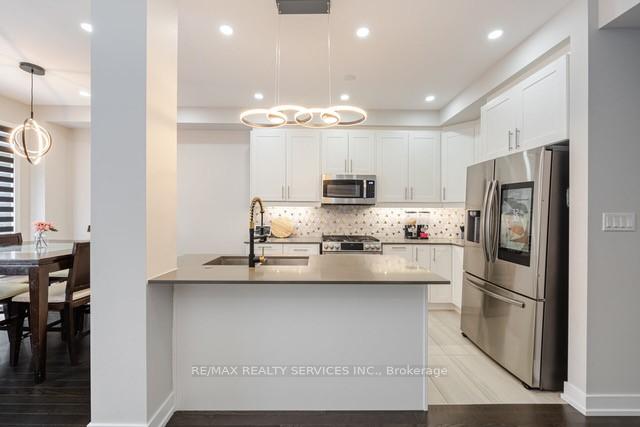 Photo 14 of 612 Leatherleaf Landing, Milton, Cobban — HOMEH