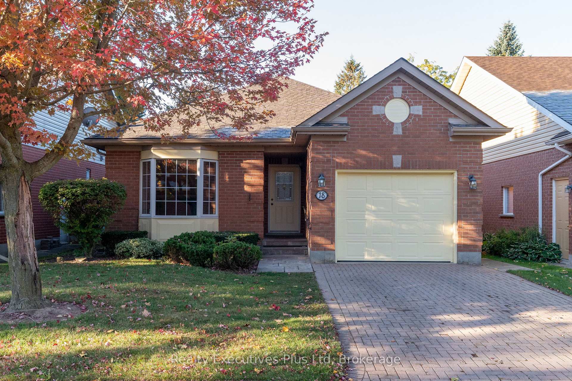 Photo 1 of 18 Sprucehaven Court, Guelph, Village By The Arboretum — HOMEH