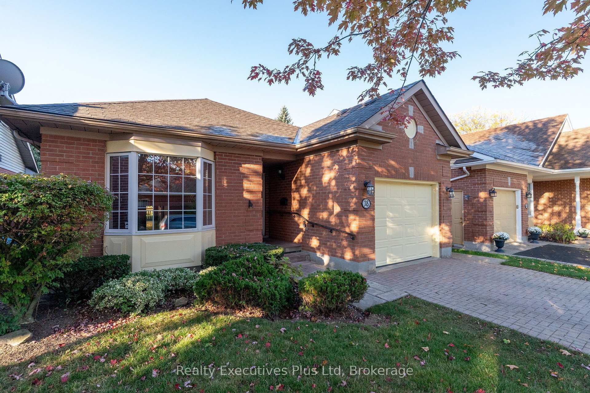 Photo 4 of 18 Sprucehaven Court, Guelph, Village By The Arboretum — HOMEH