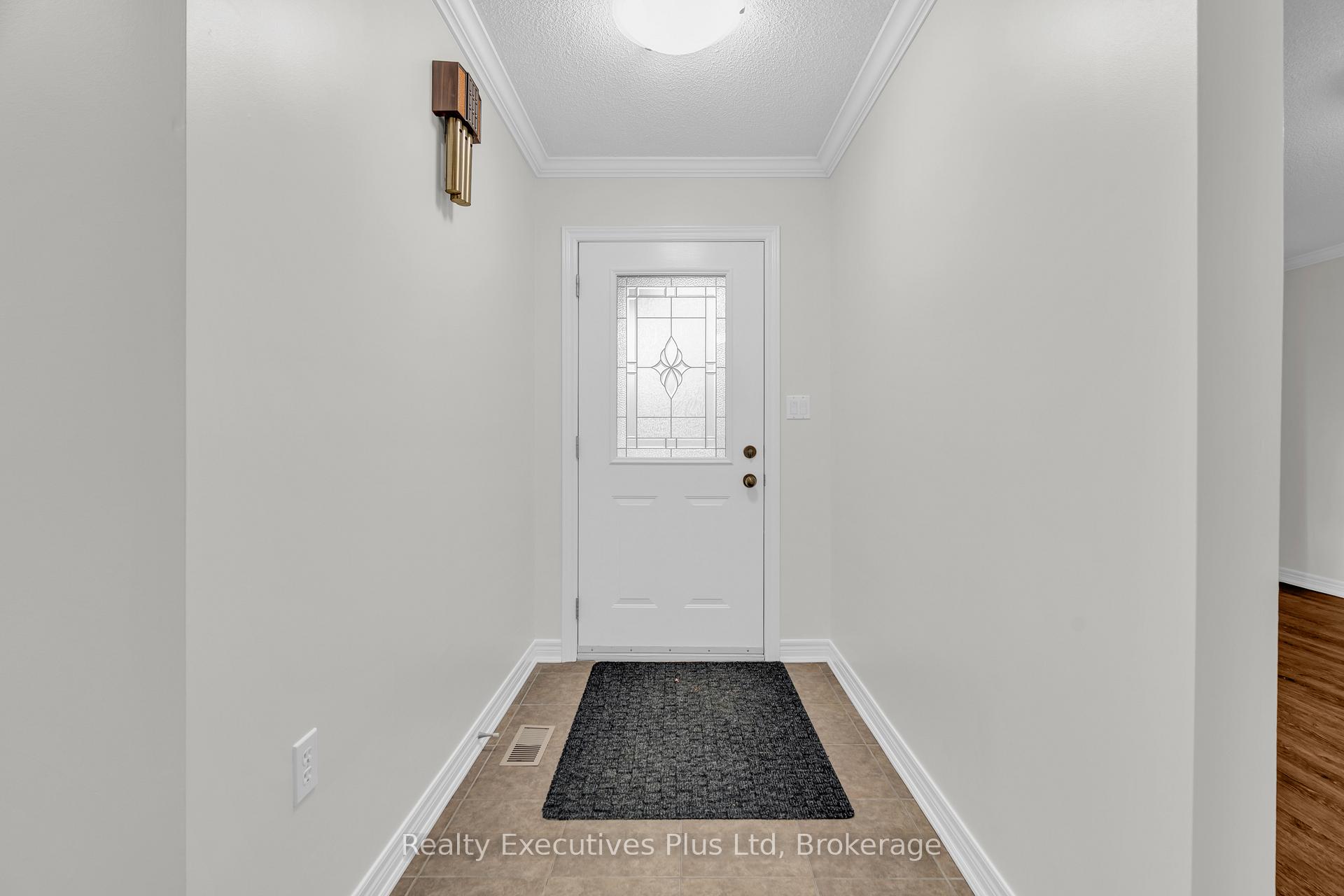 Photo 7 of 18 Sprucehaven Court, Guelph, Village By The Arboretum — HOMEH