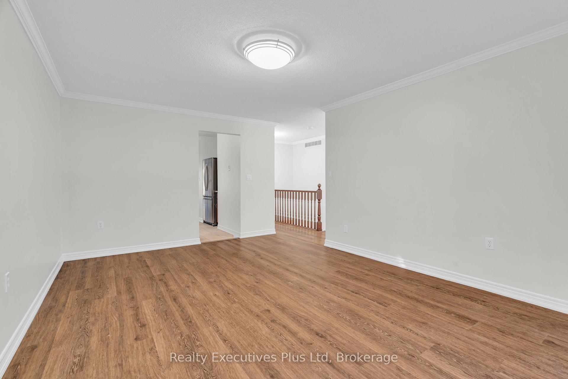 Photo 9 of 18 Sprucehaven Court, Guelph, Village By The Arboretum — HOMEH