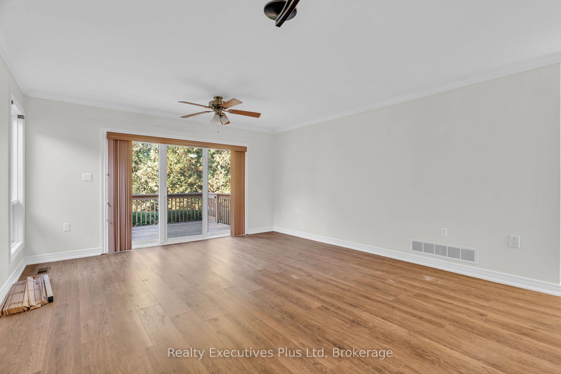 Photo 13 of 18 Sprucehaven Court, Guelph, Village By The Arboretum — HOMEH