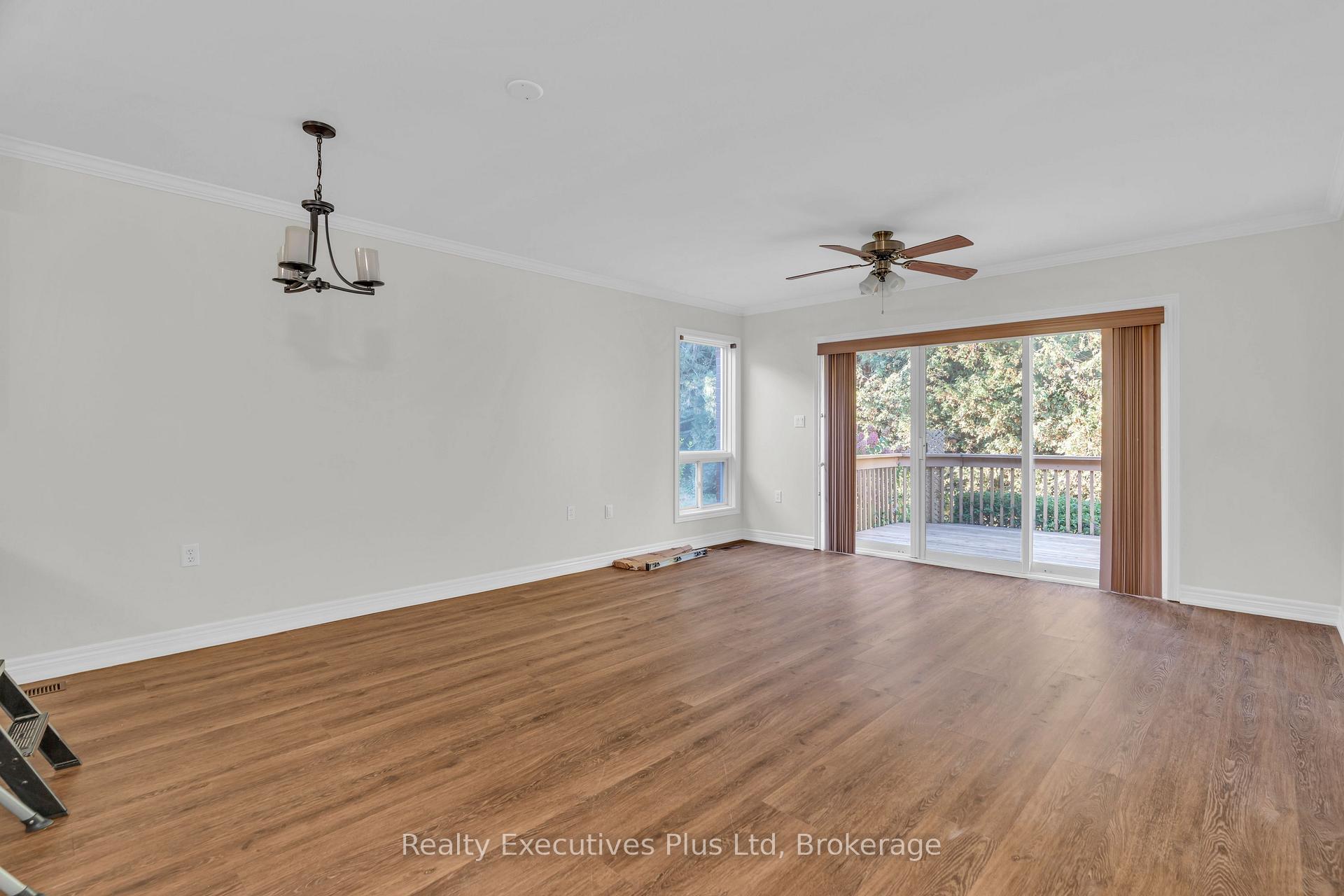 Photo 16 of 18 Sprucehaven Court, Guelph, Village By The Arboretum — HOMEH