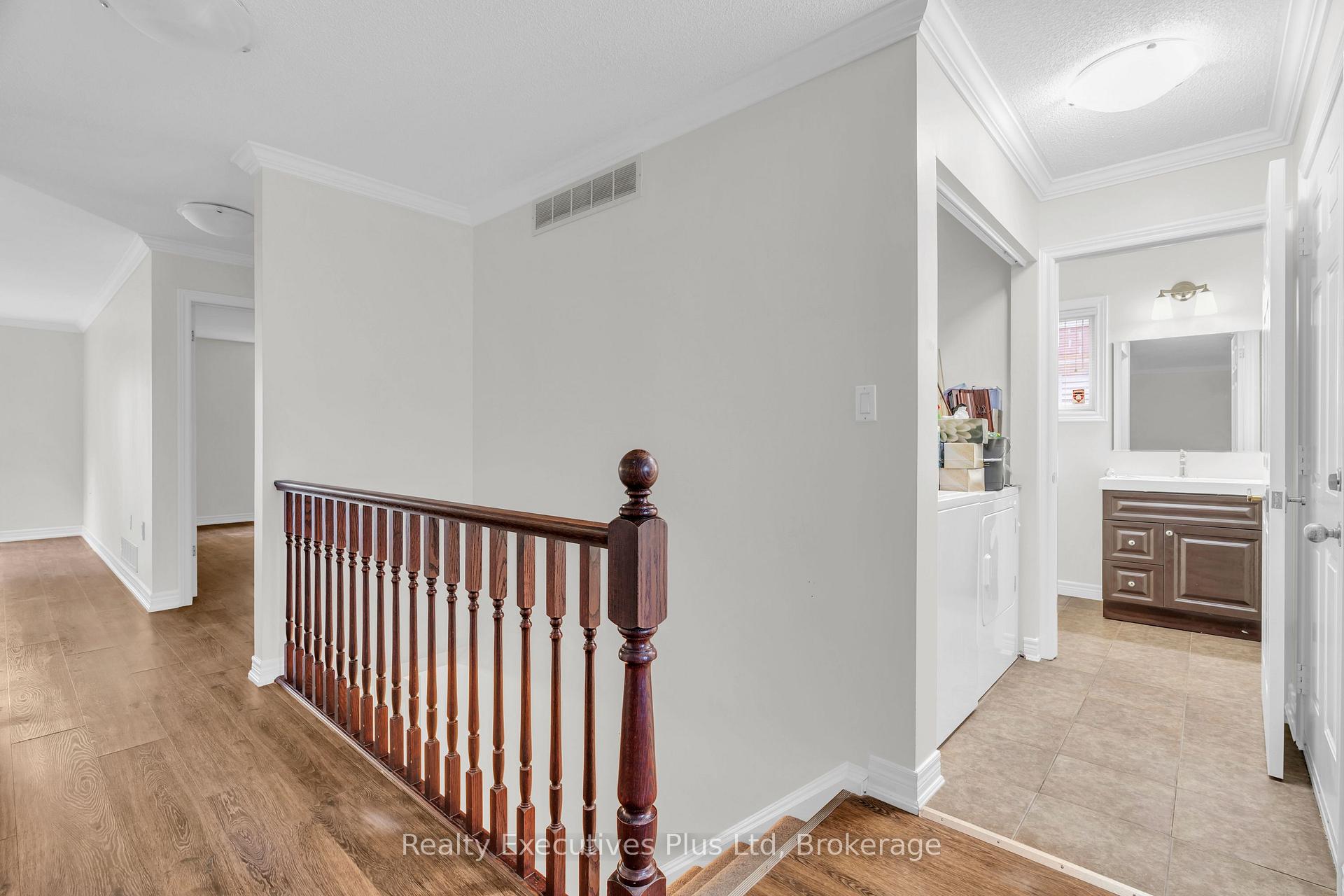 Photo 23 of 18 Sprucehaven Court, Guelph, Village By The Arboretum — HOMEH