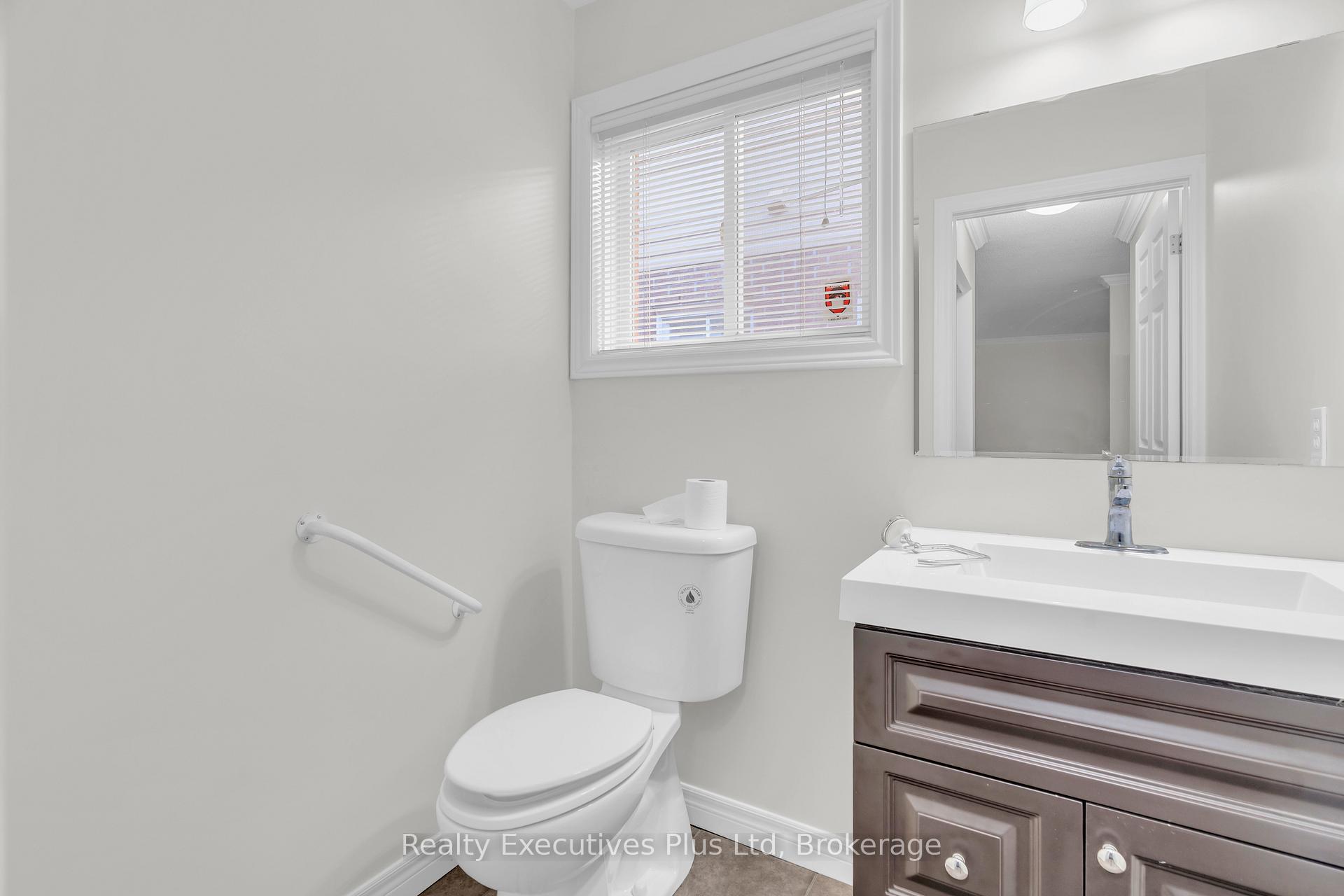 Photo 24 of 18 Sprucehaven Court, Guelph, Village By The Arboretum — HOMEH