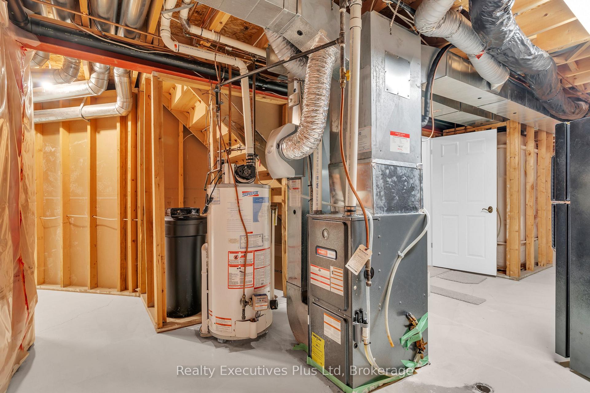 Photo 31 of 18 Sprucehaven Court, Guelph, Village By The Arboretum — HOMEH