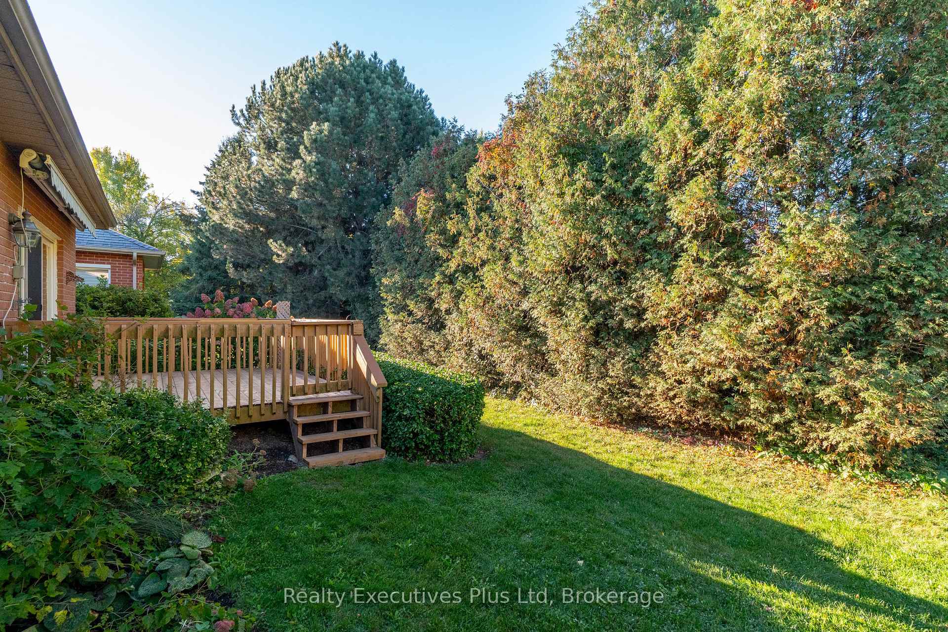 Photo 33 of 18 Sprucehaven Court, Guelph, Village By The Arboretum — HOMEH