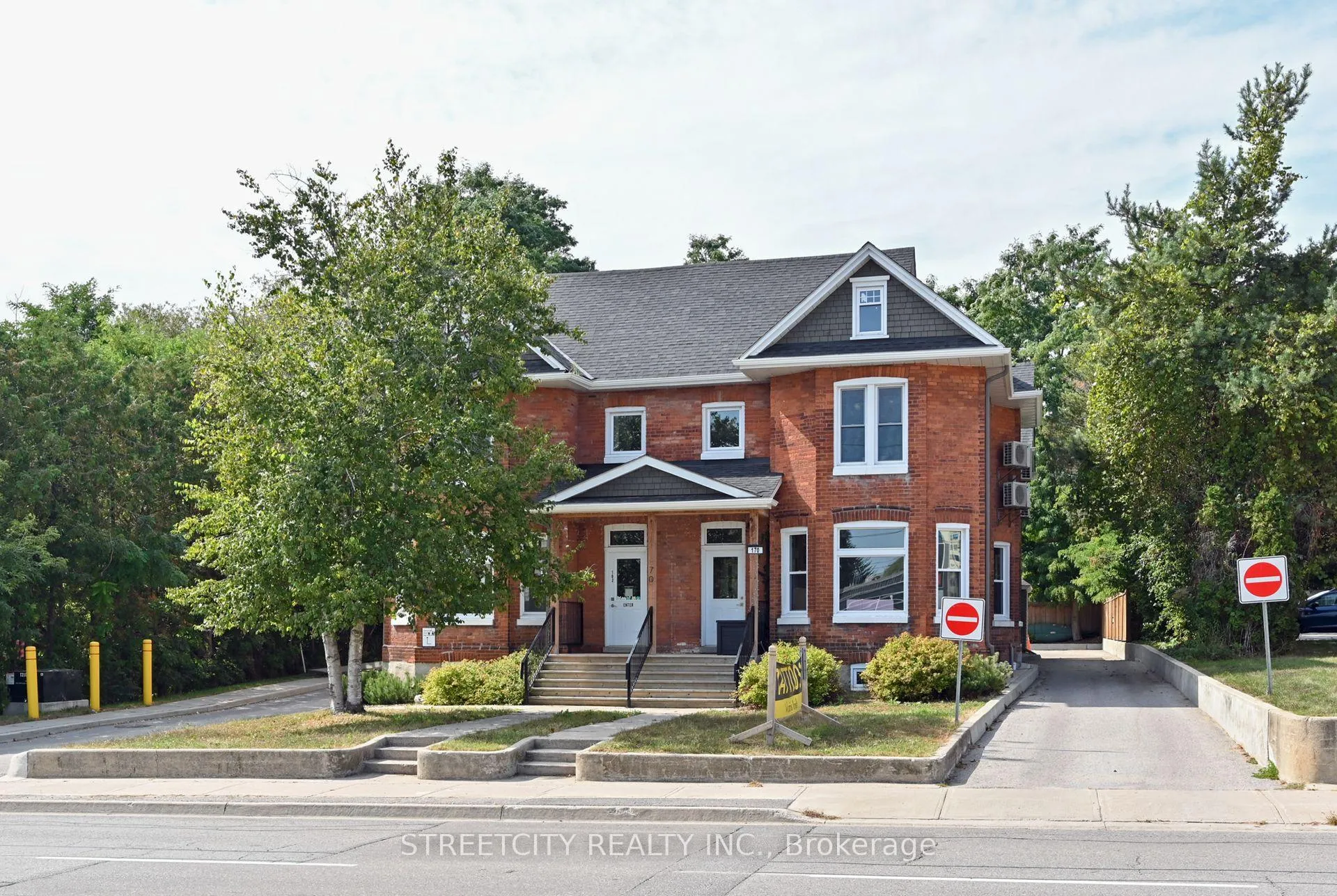 Photo 1 of Unit 201, 170 Bradford Street, Barrie, City Centre — HOMEH