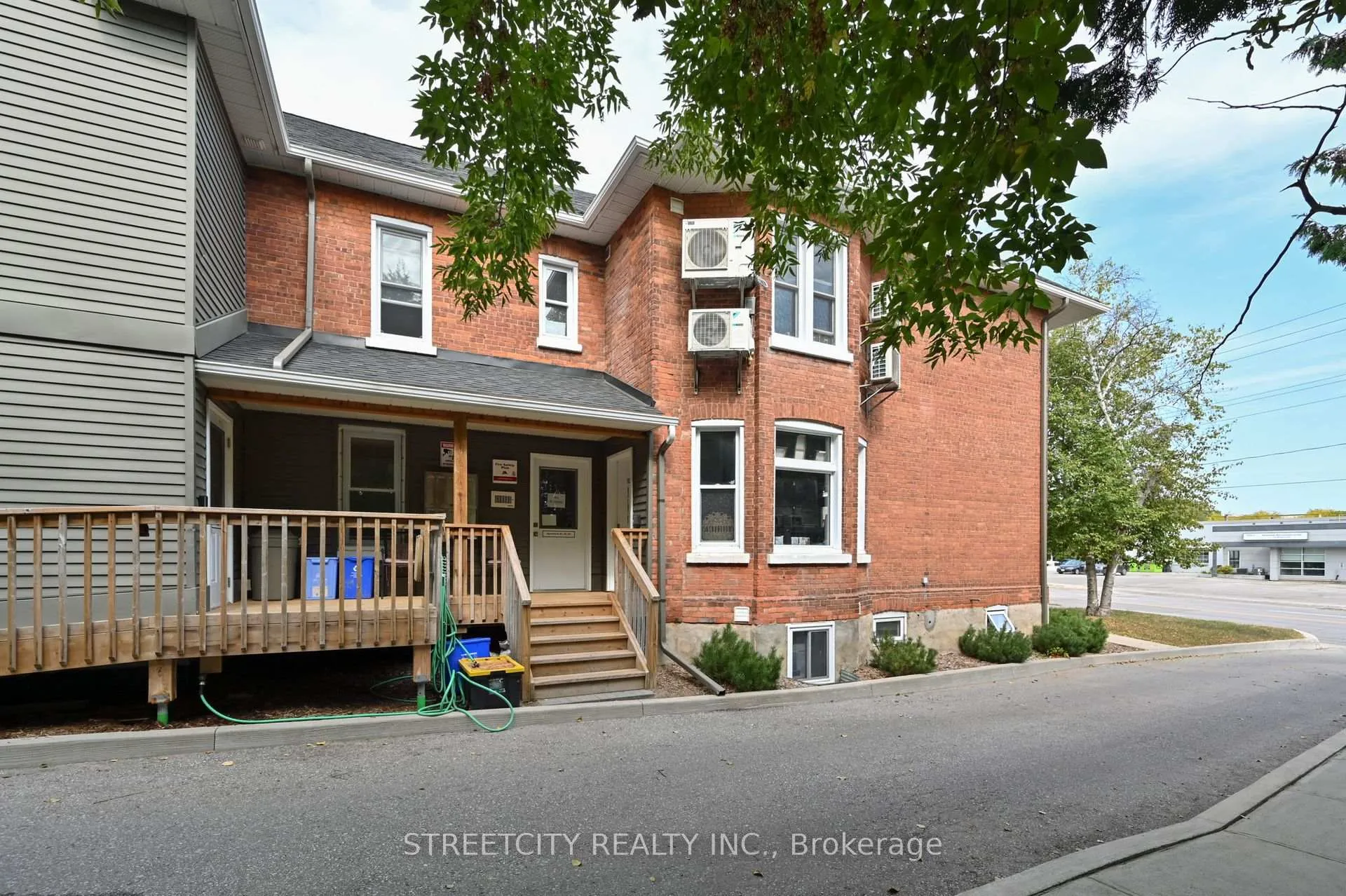 Photo 5 of Unit 201, 170 Bradford Street, Barrie, City Centre — HOMEH
