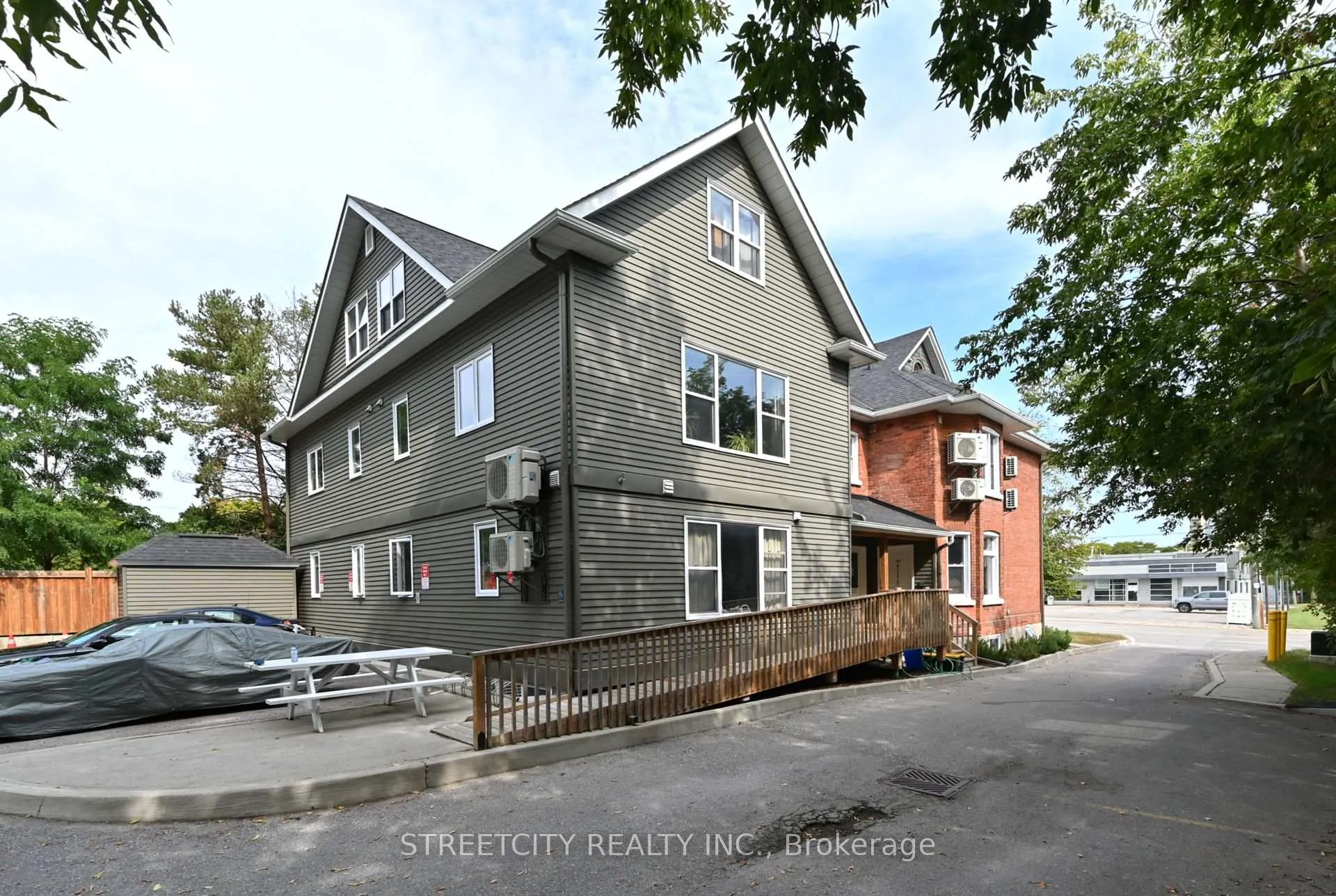 Photo 8 of Unit 201, 170 Bradford Street, Barrie, City Centre — HOMEH
