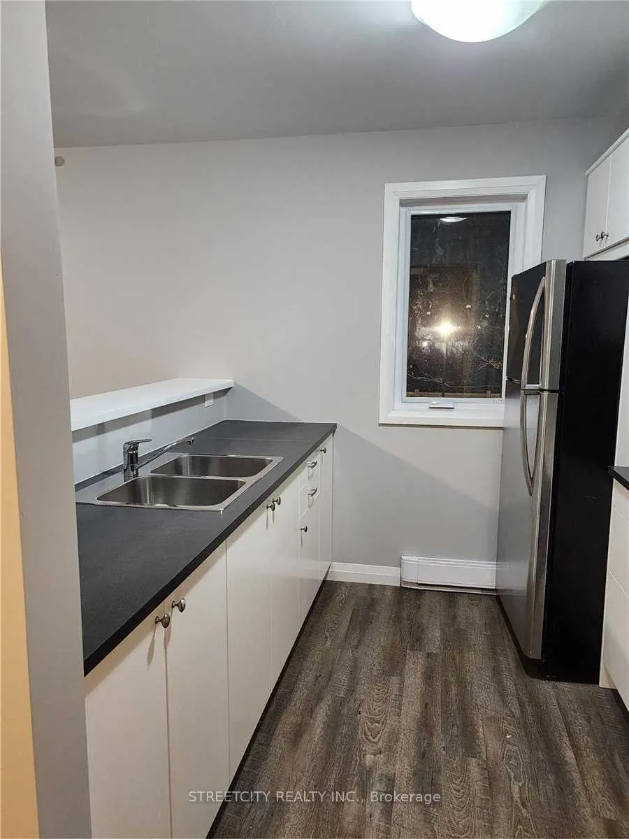 Photo 10 of Unit 201, 170 Bradford Street, Barrie, City Centre — HOMEH
