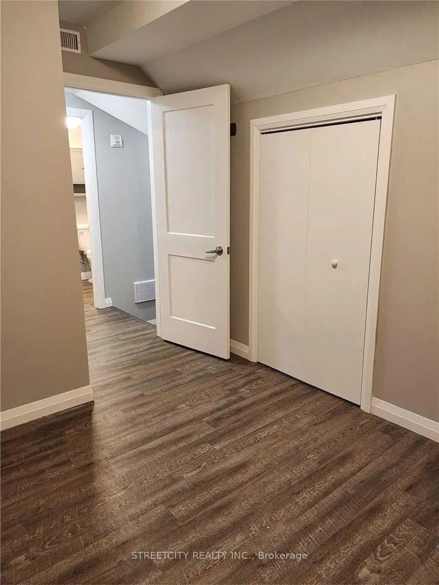 Photo 21 of Unit 201, 170 Bradford Street, Barrie, City Centre — HOMEH