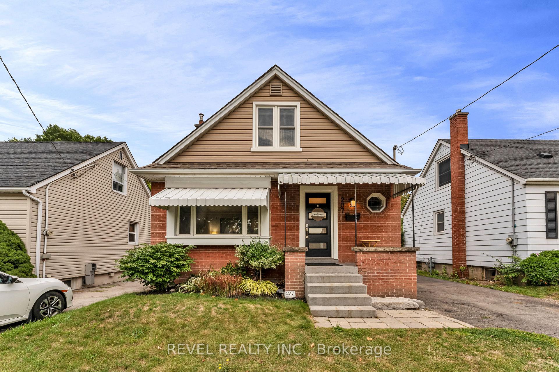 Photo 1 of 207 Auburn Avenue, Hamilton, Bartonville — HOMEH