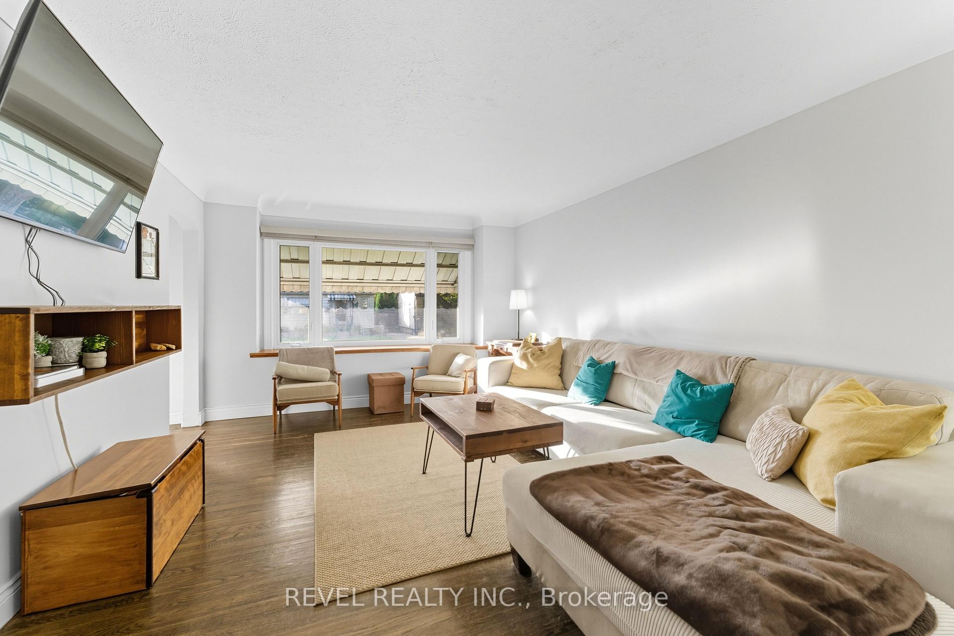 Photo 14 of 207 Auburn Avenue, Hamilton, Bartonville — HOMEH